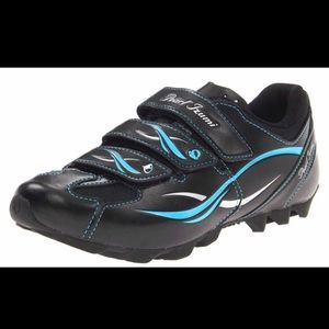 Cycling shoes with clips